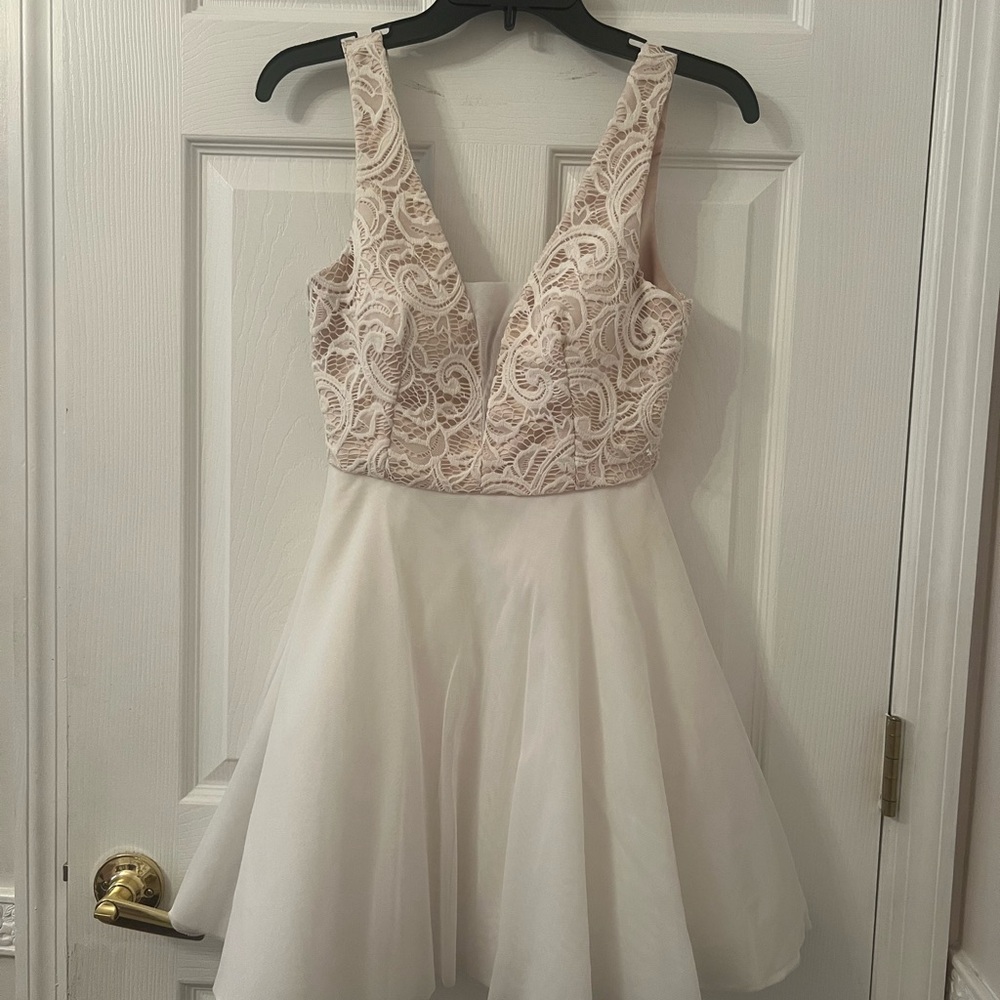 Elegant Lace Mini Dress in Cream